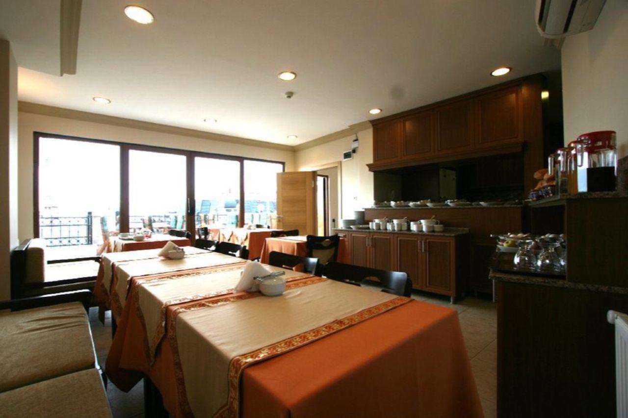Peninsula Grand Hotel Mumbai  Buitenkant foto