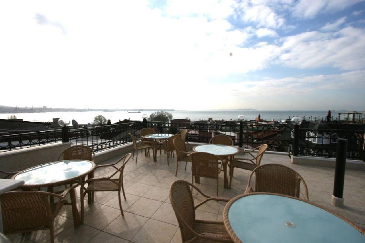 Peninsula Grand Hotel Mumbai  Buitenkant foto