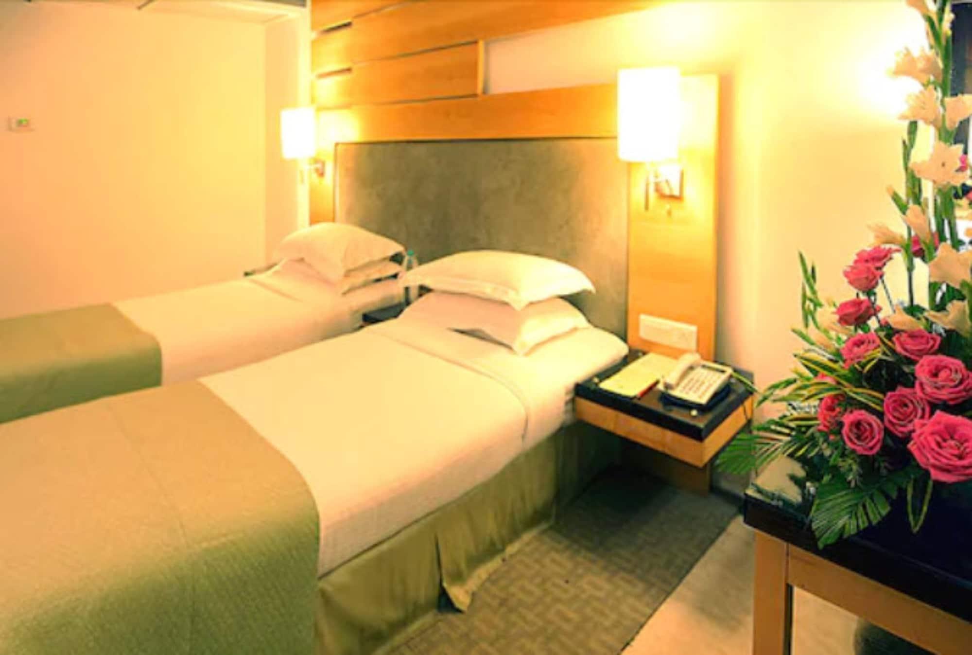 Peninsula Grand Hotel Mumbai  Buitenkant foto