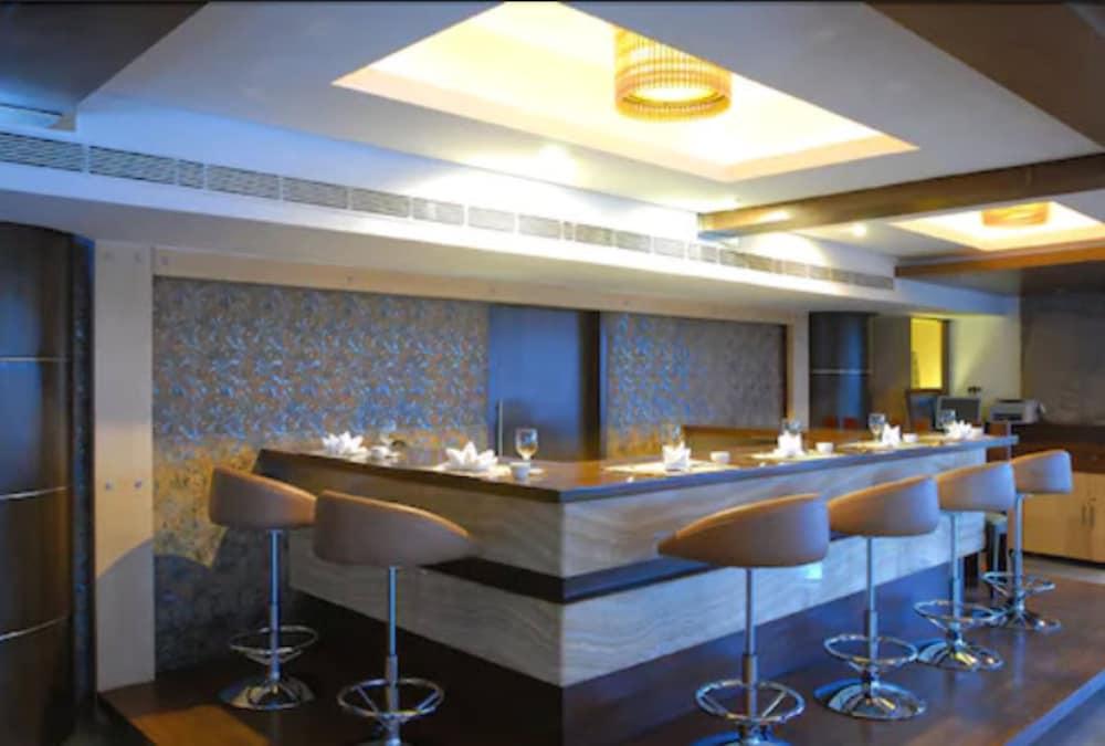 Peninsula Grand Hotel Mumbai  Buitenkant foto