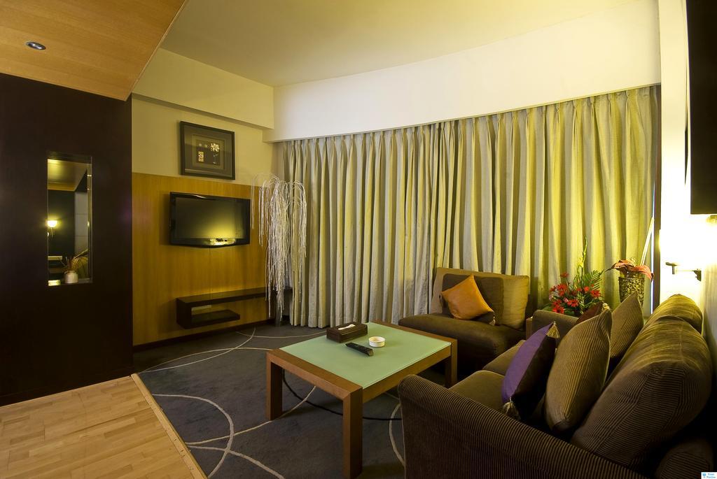 Peninsula Grand Hotel Mumbai  Buitenkant foto