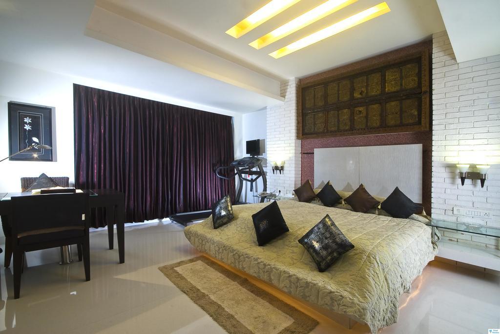 Peninsula Grand Hotel Mumbai  Buitenkant foto