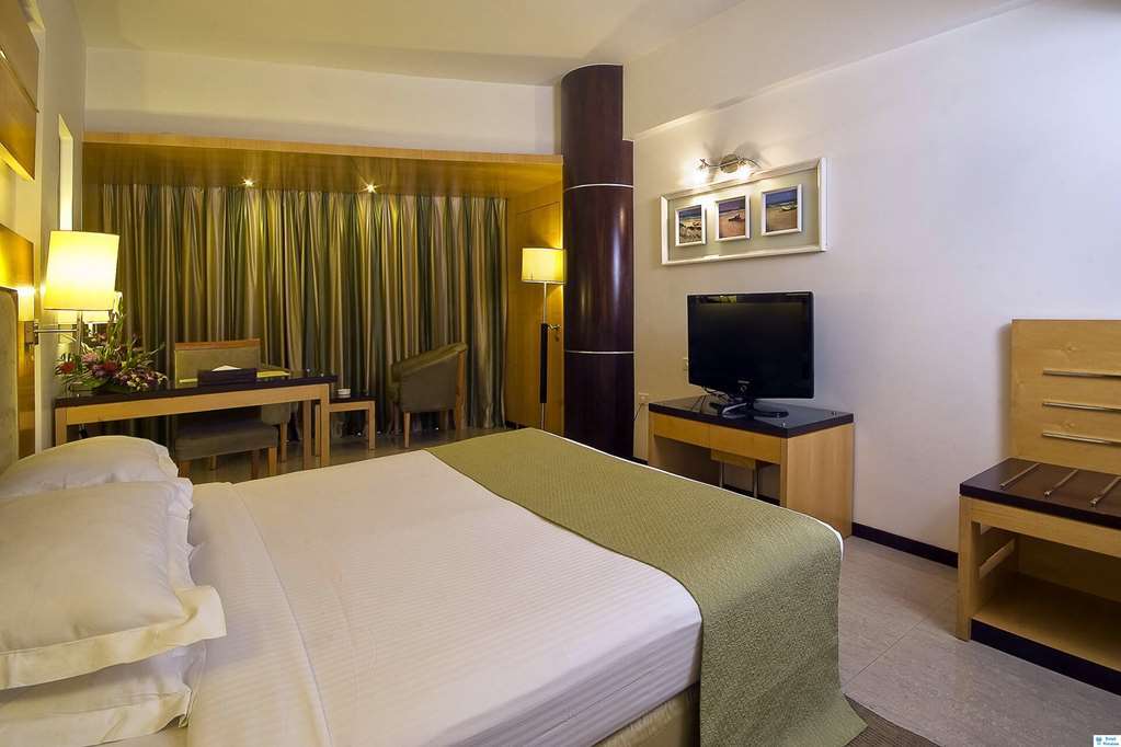 Peninsula Grand Hotel Mumbai  Kamer foto