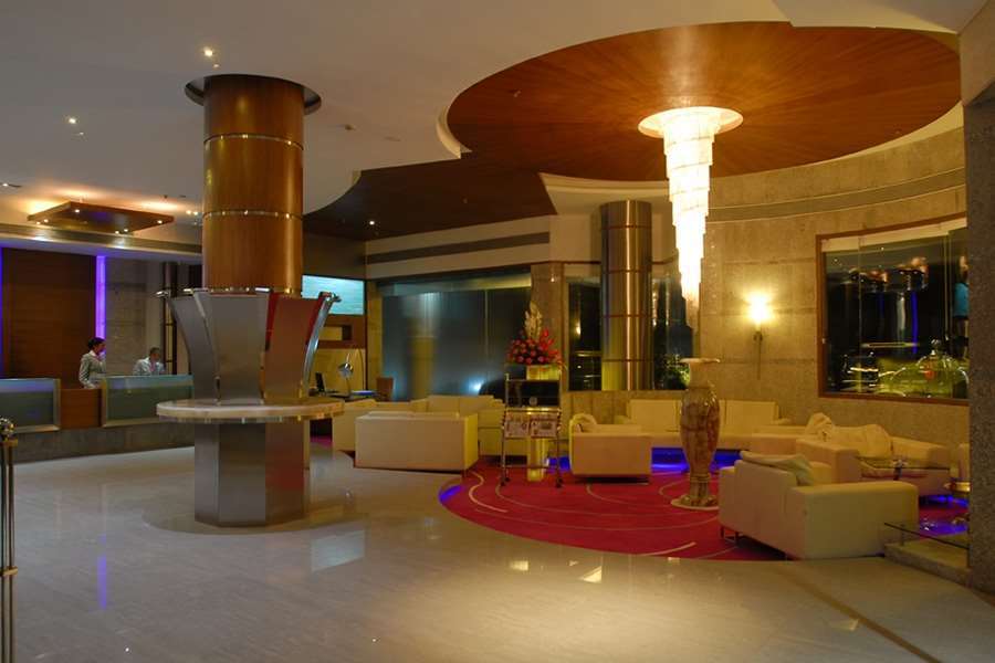 Peninsula Grand Hotel Mumbai  Buitenkant foto