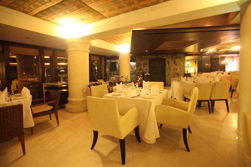 Peninsula Grand Hotel Mumbai  Buitenkant foto