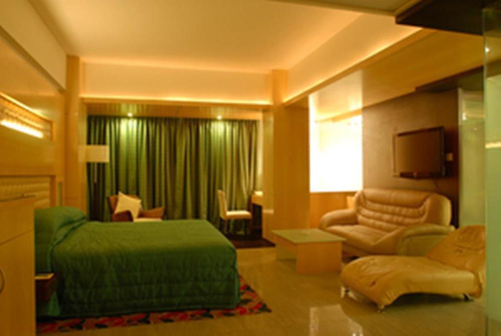 Peninsula Grand Hotel Mumbai  Kamer foto